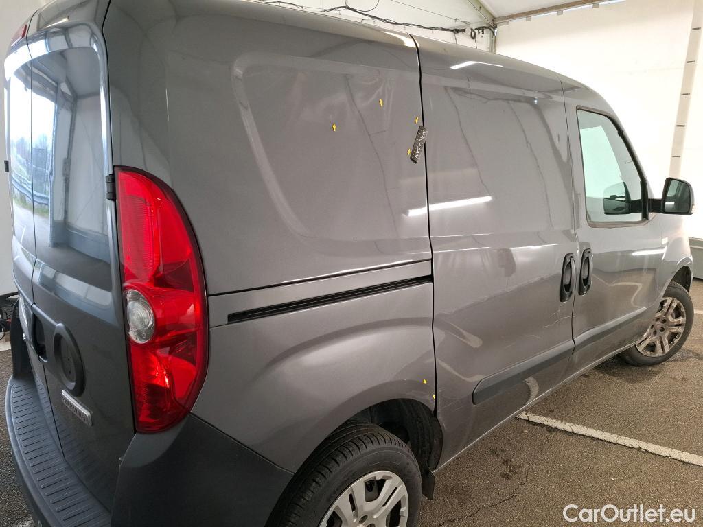  Fiat  Doblo FIAT Doblò Cargo / 2015 / 4P / Fourgonnette 1.3 Multijet 95 Business #29