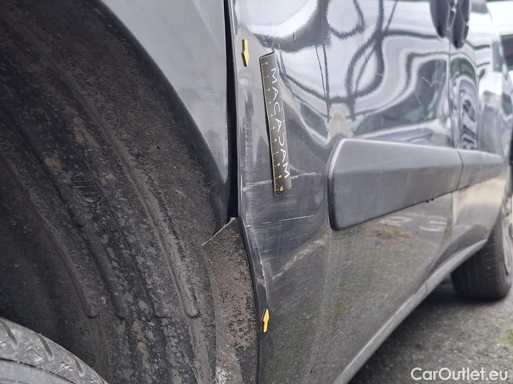  Fiat  Doblo FIAT Doblò Cargo / 2015 / 4P / Fourgonnette 1.3 Multijet 95 Business #48