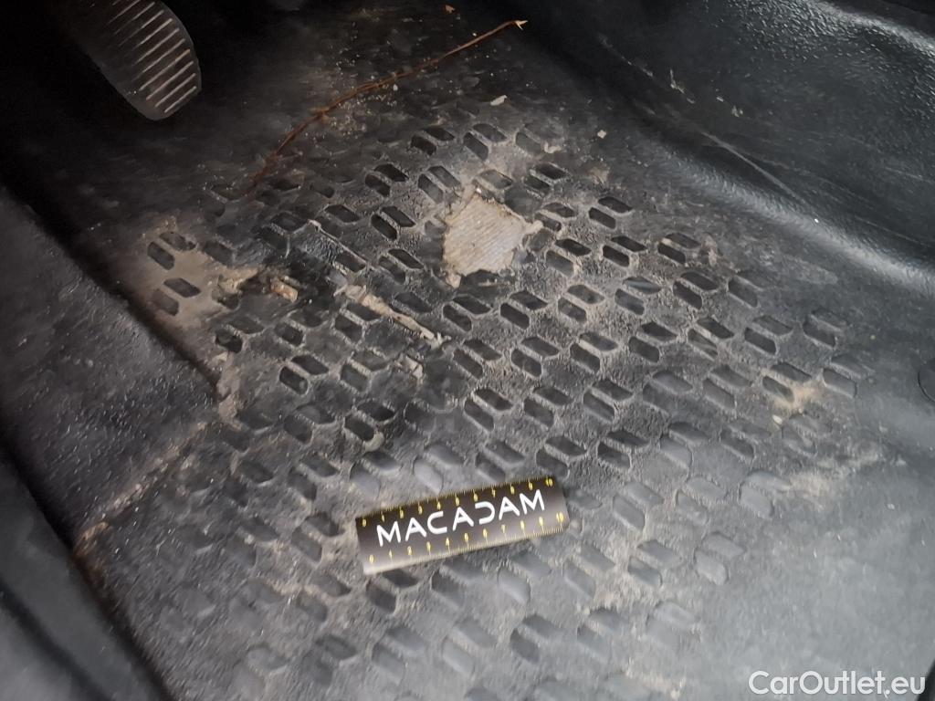  Fiat  Doblo FIAT Doblò Cargo / 2015 / 4P / Fourgonnette 1.3 Multijet 95 Business #82