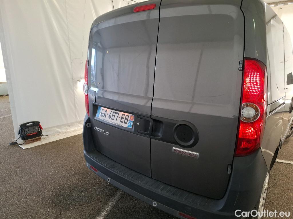  Fiat  Doblo FIAT Doblò Cargo / 2015 / 4P / Fourgonnette 1.3 Multijet 95 Business #85