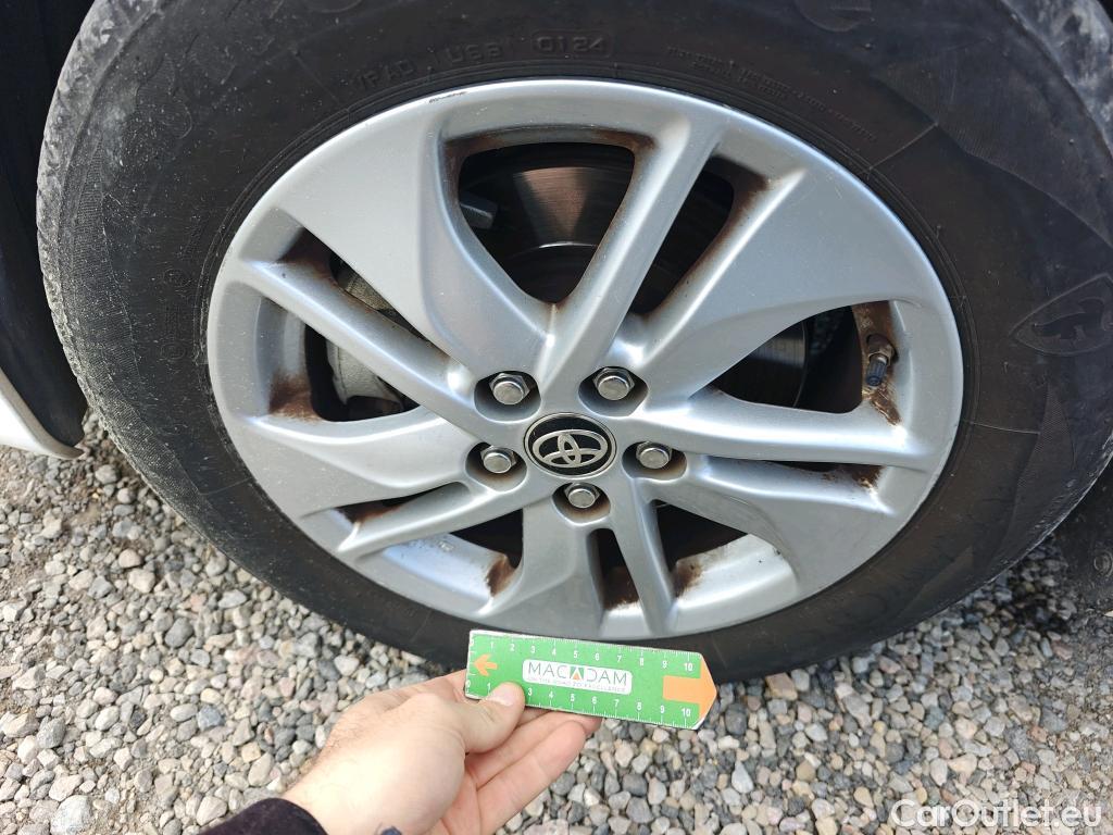  Toyota  Yaris TOYOTA  / 2020 / 5P / berlina con portón 1.5 120H Active Tech #27