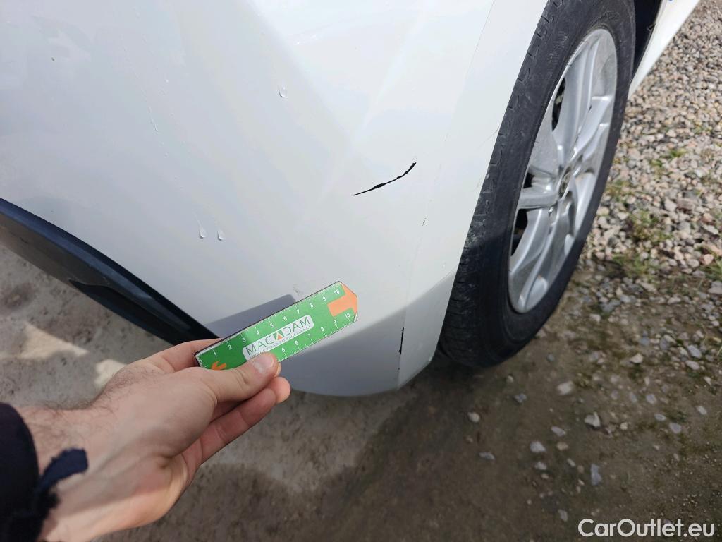  Toyota  Yaris TOYOTA  / 2020 / 5P / berlina con portón 1.5 120H Active Tech #58