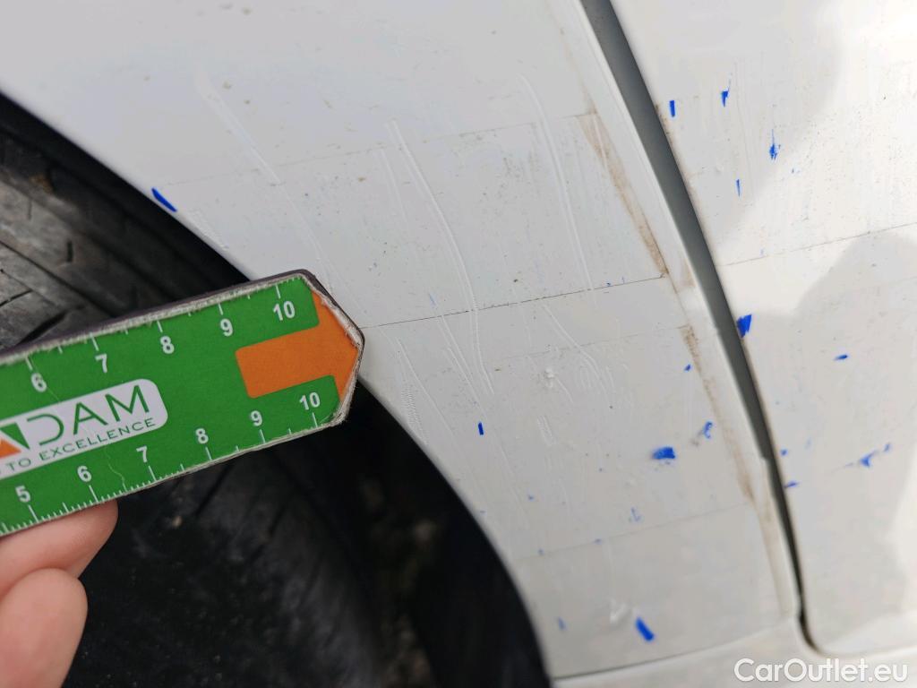  Toyota  Yaris TOYOTA  / 2020 / 5P / berlina con portón 1.5 120H Active Tech #43