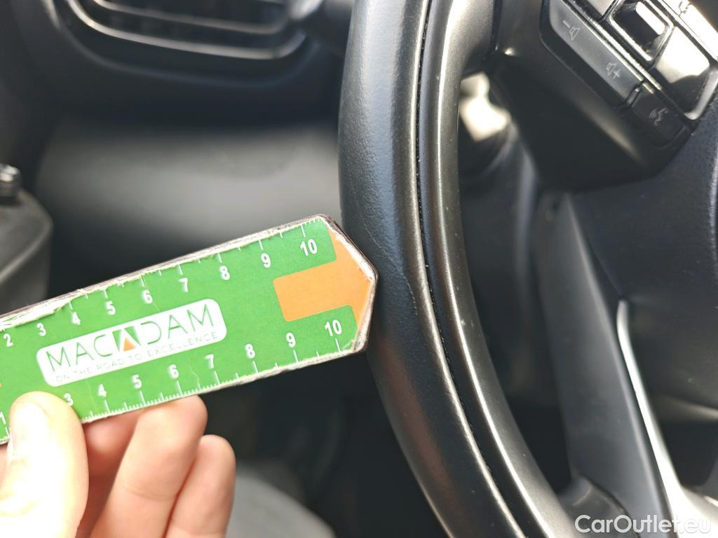  Toyota  Yaris TOYOTA  / 2020 / 5P / berlina con portón 1.5 120H Active Tech #52