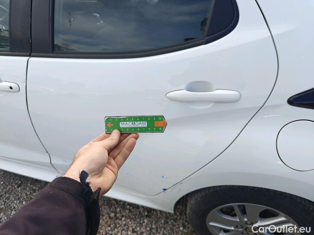  Toyota  Yaris TOYOTA  / 2020 / 5P / berlina con portón 1.5 120H Active Tech #15