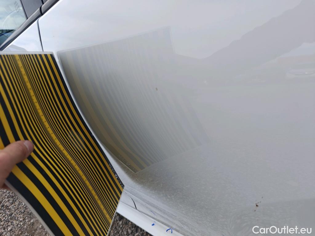  Toyota  Yaris TOYOTA  / 2020 / 5P / berlina con portón 1.5 120H Active Tech #16