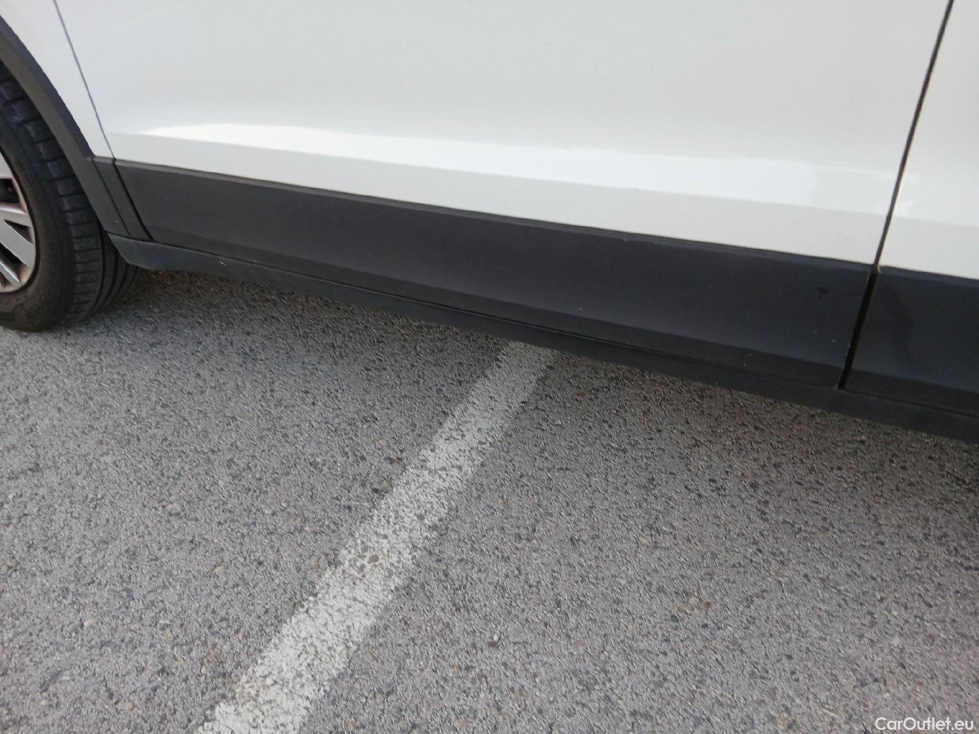  Volkswagen  T-CROSS VOLKSWAGEN  / 2018 / 5P / todoterreno Edition 1.0 TSI 70kW (95CV) #8