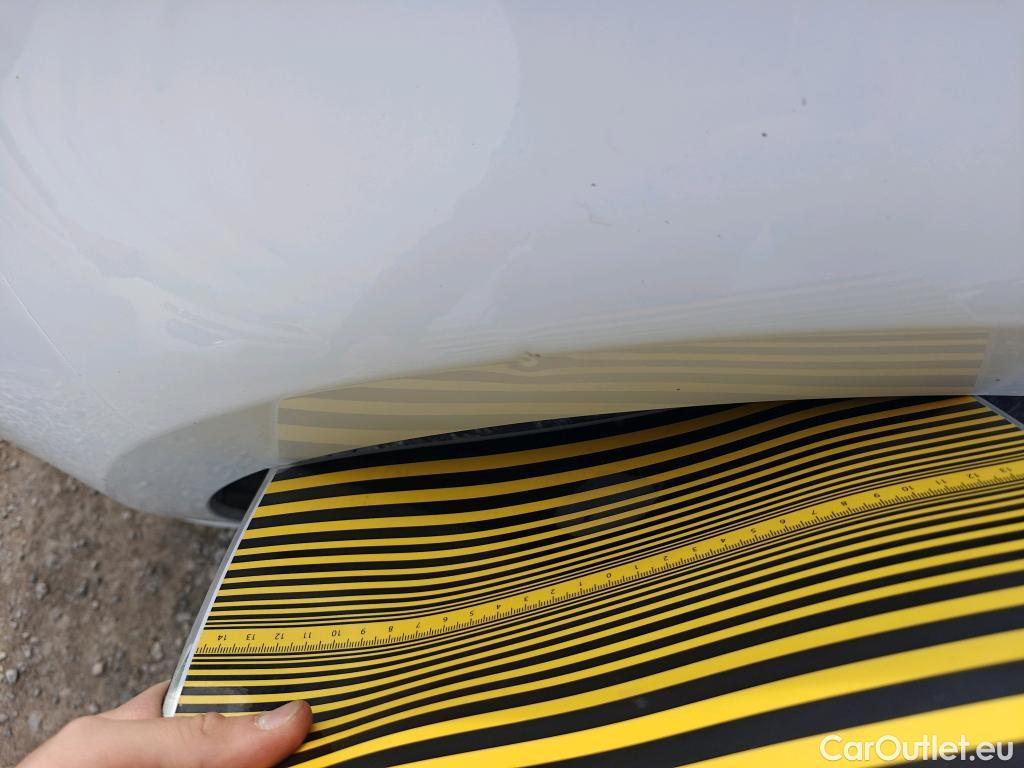  Toyota  Yaris TOYOTA  / 2020 / 5P / berlina con portón 1.5 120H Active Tech #24