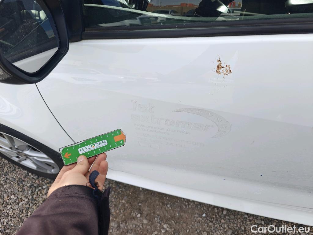  Toyota  Yaris TOYOTA  / 2020 / 5P / berlina con portón 1.5 120H Active Tech #22