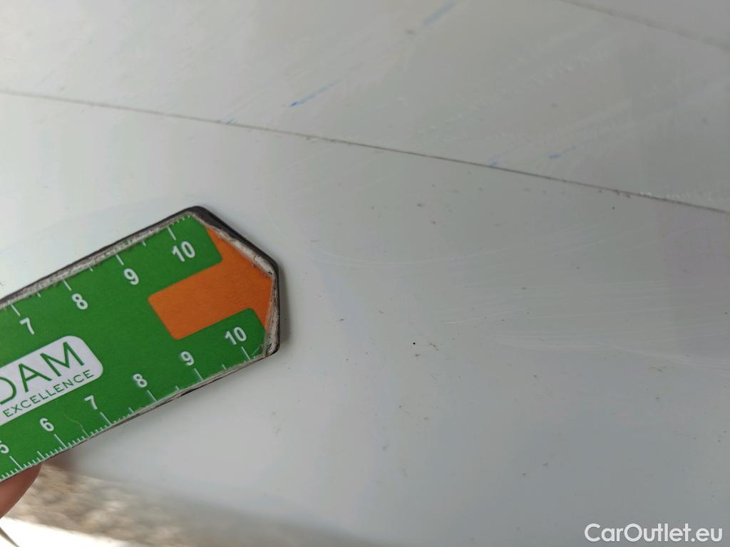  Toyota  Yaris TOYOTA  / 2020 / 5P / berlina con portón 1.5 120H Active Tech #32