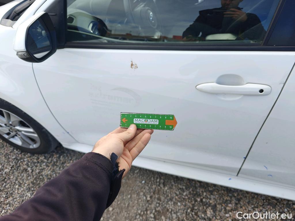  Toyota  Yaris TOYOTA  / 2020 / 5P / berlina con portón 1.5 120H Active Tech #8