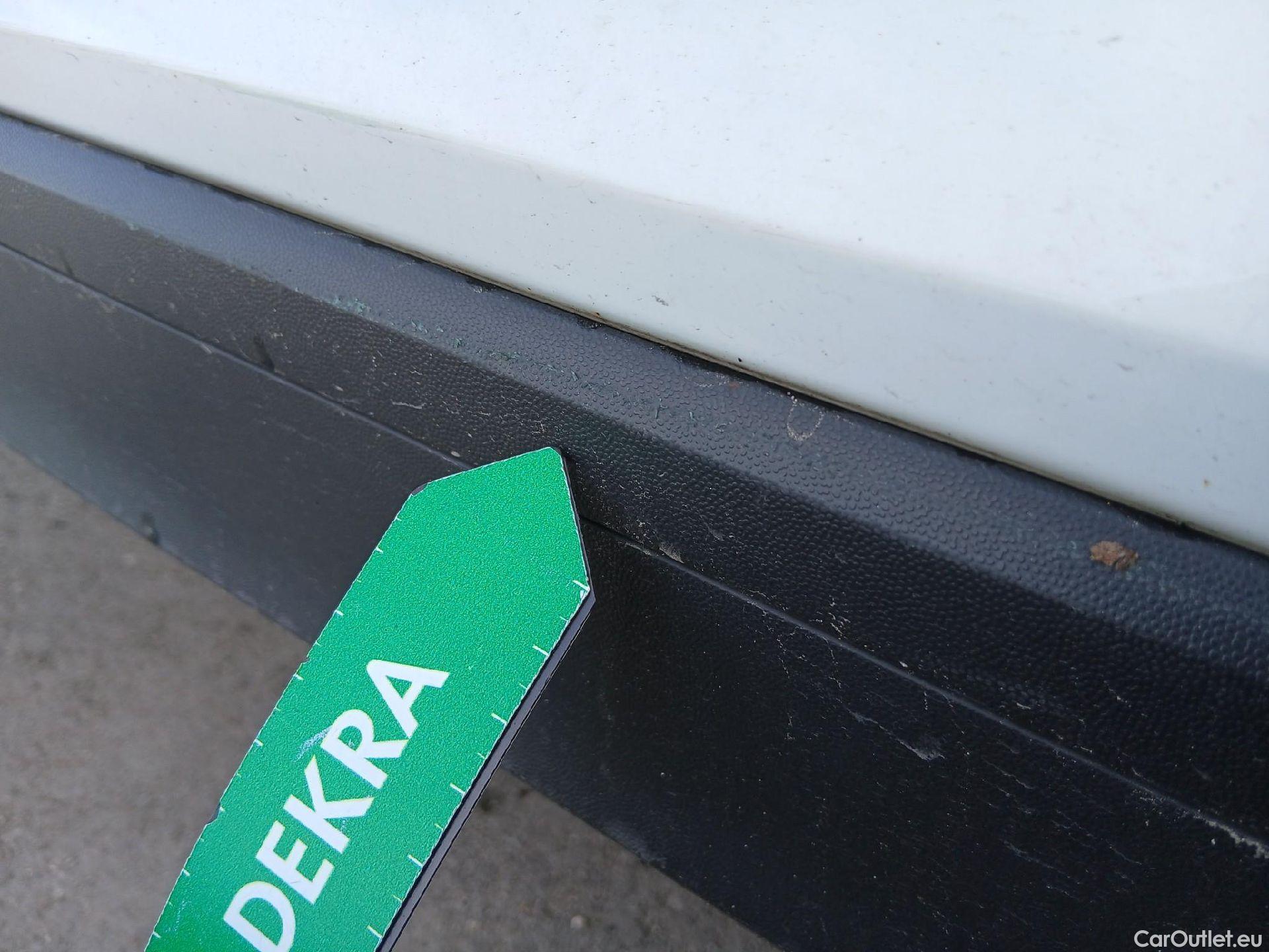  Volkswagen  T-ROC VOLKSWAGEN  / 2017 / 5P / todoterreno Advance 1.0 TSI 85kW (115CV) (CX) #49