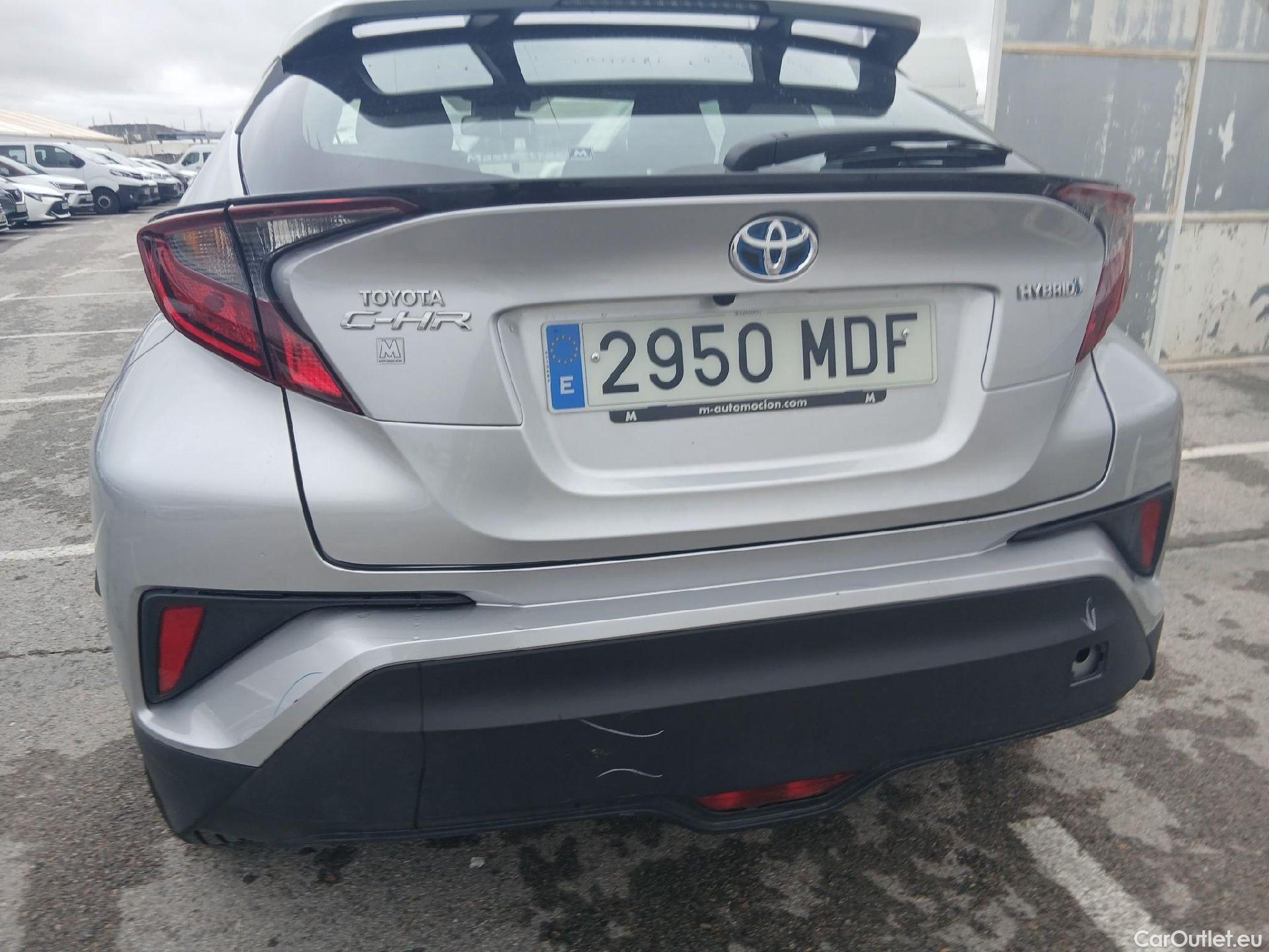  Toyota  C-HR TOYOTA  / 2019 / 5P / todoterreno 1.8 125H Active #18