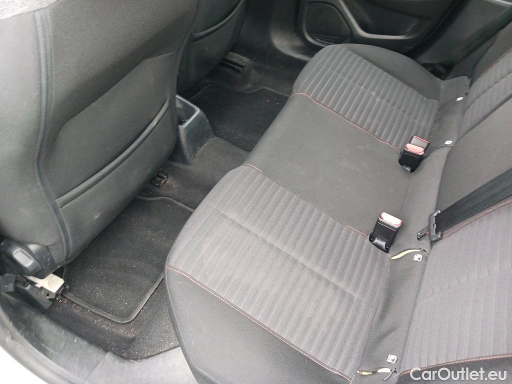  Peugeot  208 PEUGEOT  / 2019 / 5P / berlina con portón BlueHDi 73kW (100CV) Active Pack (AC2) #3