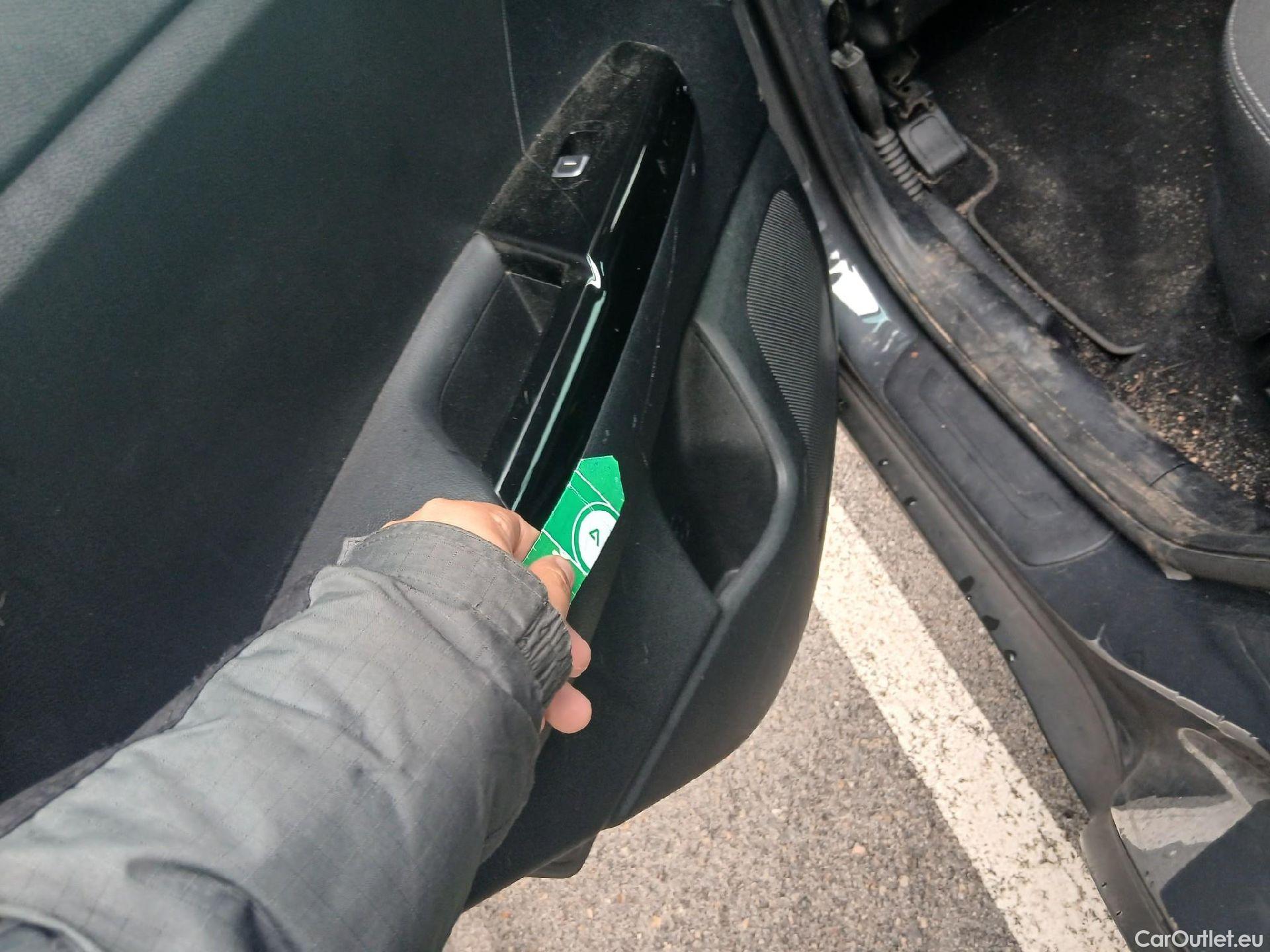  KIA  Sportage KIA  1.6MHEV Drive 100kW(136CV) 4x2(Crist Tintados)(CX) #7