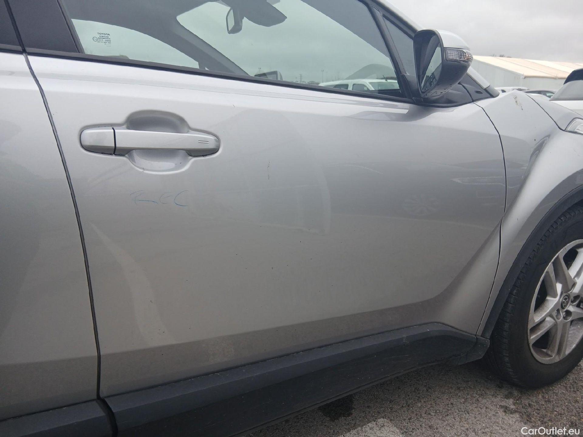  Toyota  C-HR TOYOTA  / 2019 / 5P / todoterreno 1.8 125H Active #31