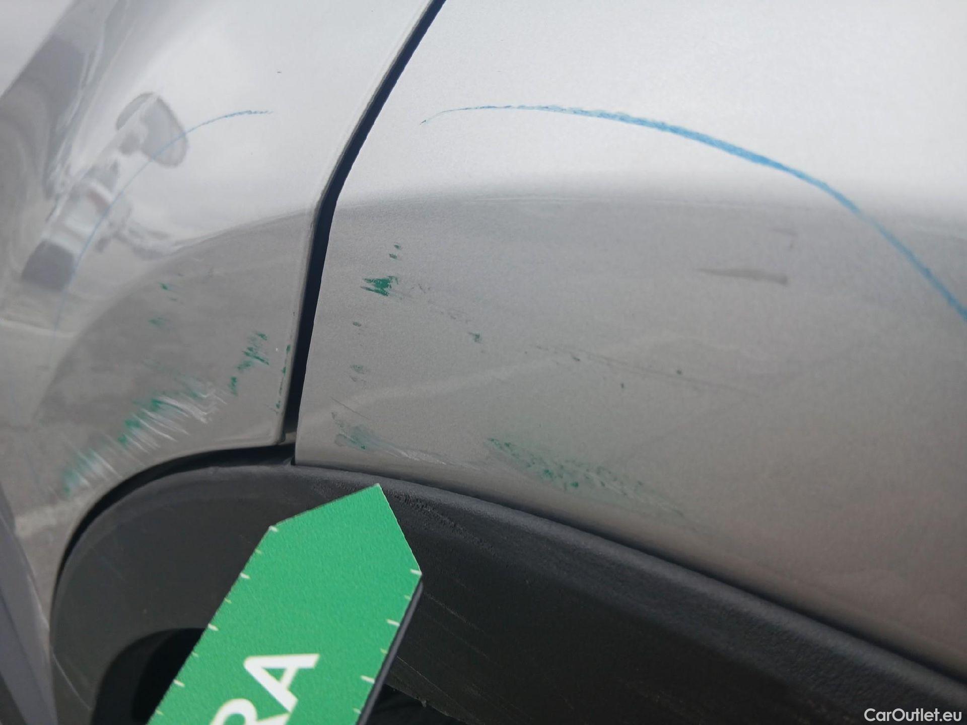  Toyota  C-HR TOYOTA  / 2019 / 5P / todoterreno 1.8 125H Active #16