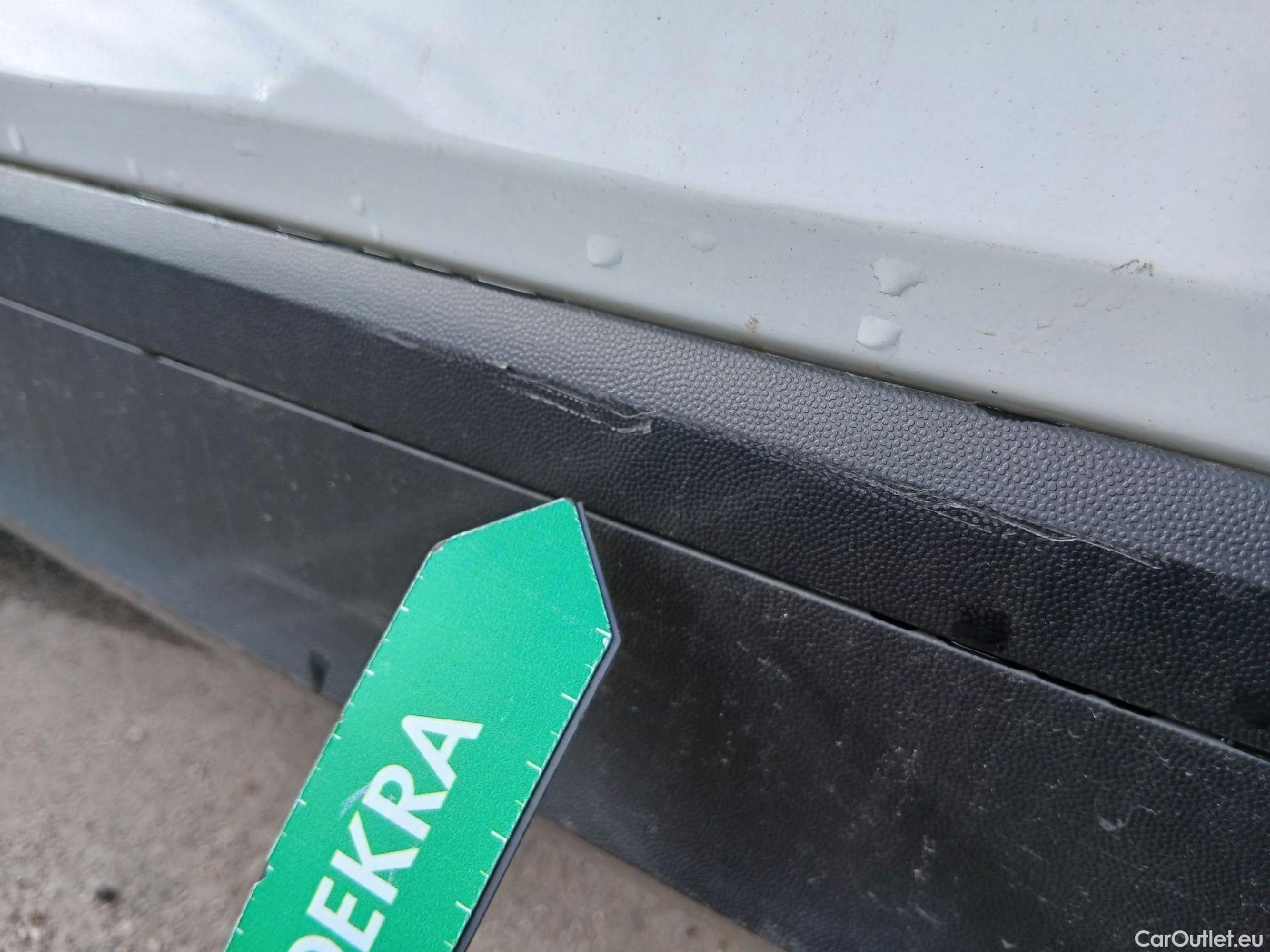  Volkswagen  T-ROC VOLKSWAGEN  / 2017 / 5P / todoterreno Advance 1.0 TSI 85kW (115CV) (CX) #12