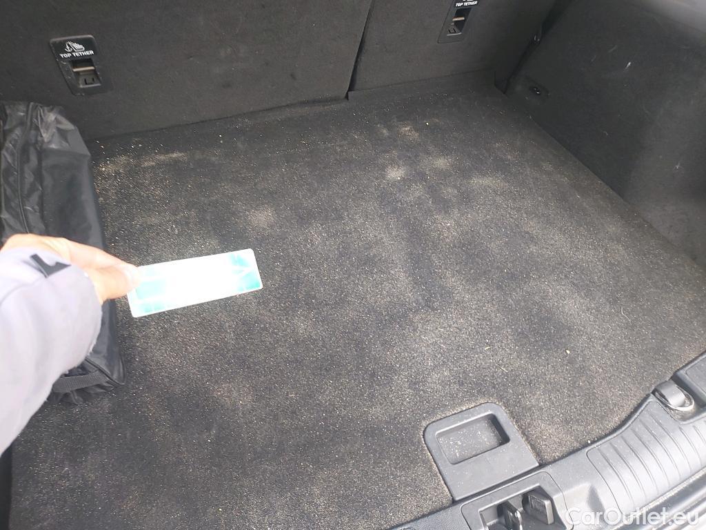  Ford  Kuga FORD  / 2019 / 5P / todoterreno ST-Line X 2.5 Duratec PHEV 165kW Auto #30