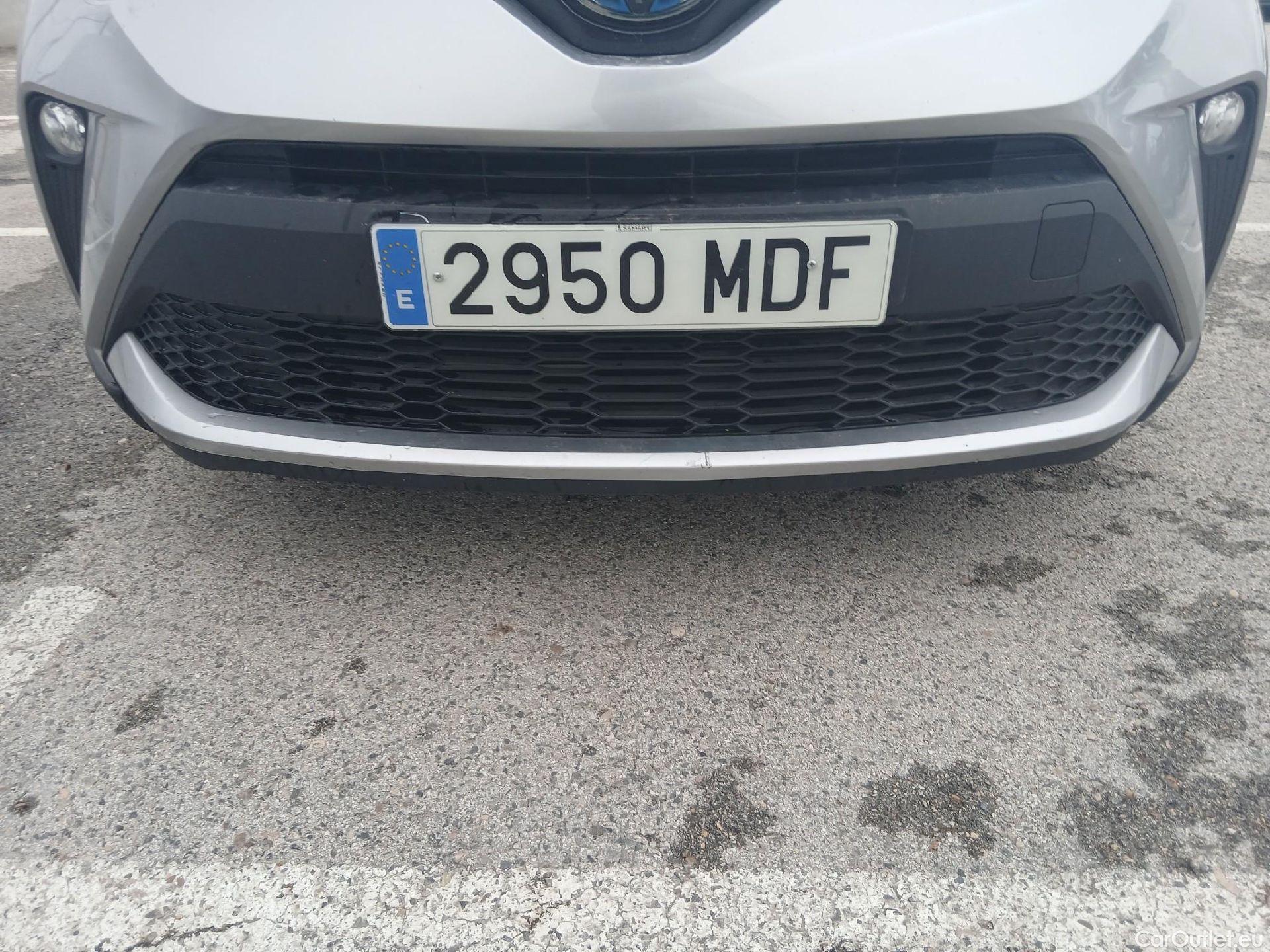  Toyota  C-HR TOYOTA  / 2019 / 5P / todoterreno 1.8 125H Active #6