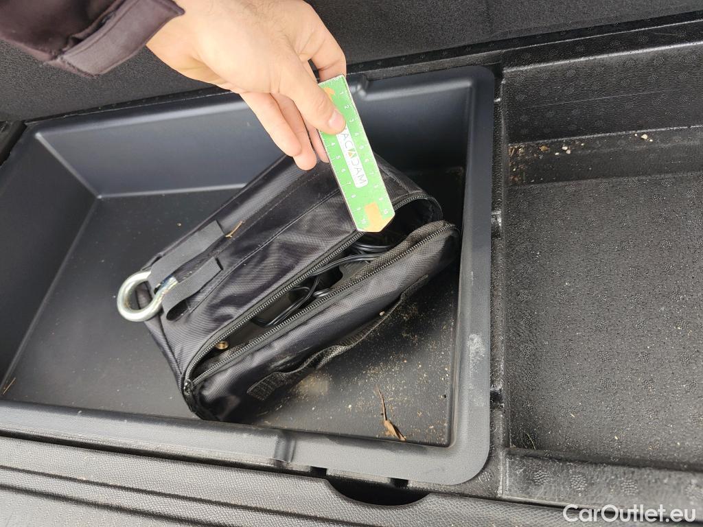  Peugeot  3008 PEUGEOT  Hybrid / 2020 / 5P / todoterreno 225 e-EAT8 Allure (AC2) #12