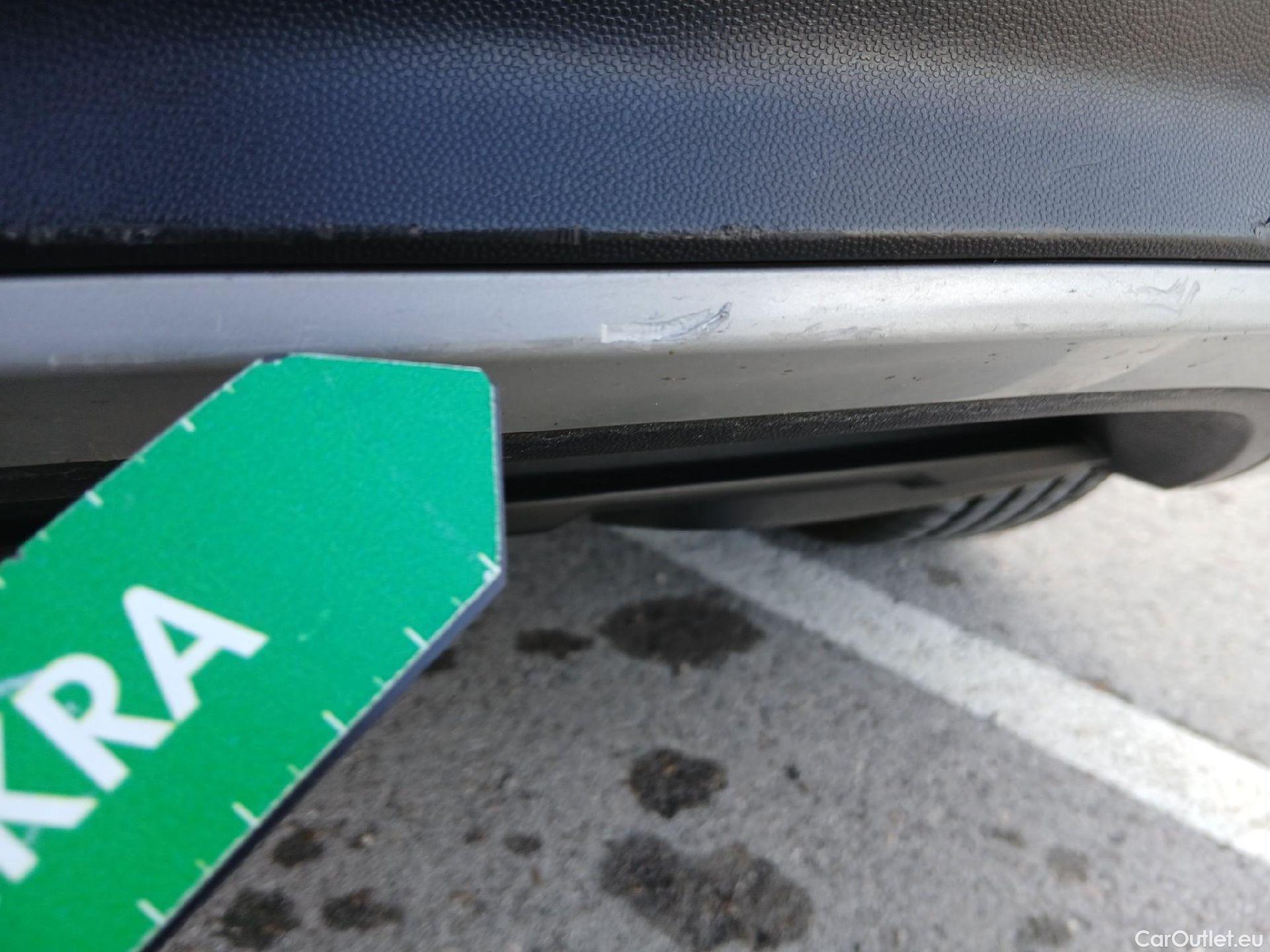  Volkswagen  T-ROC VOLKSWAGEN  / 2017 / 5P / todoterreno Advance 1.0 TSI 85kW (115CV) (CX) #25