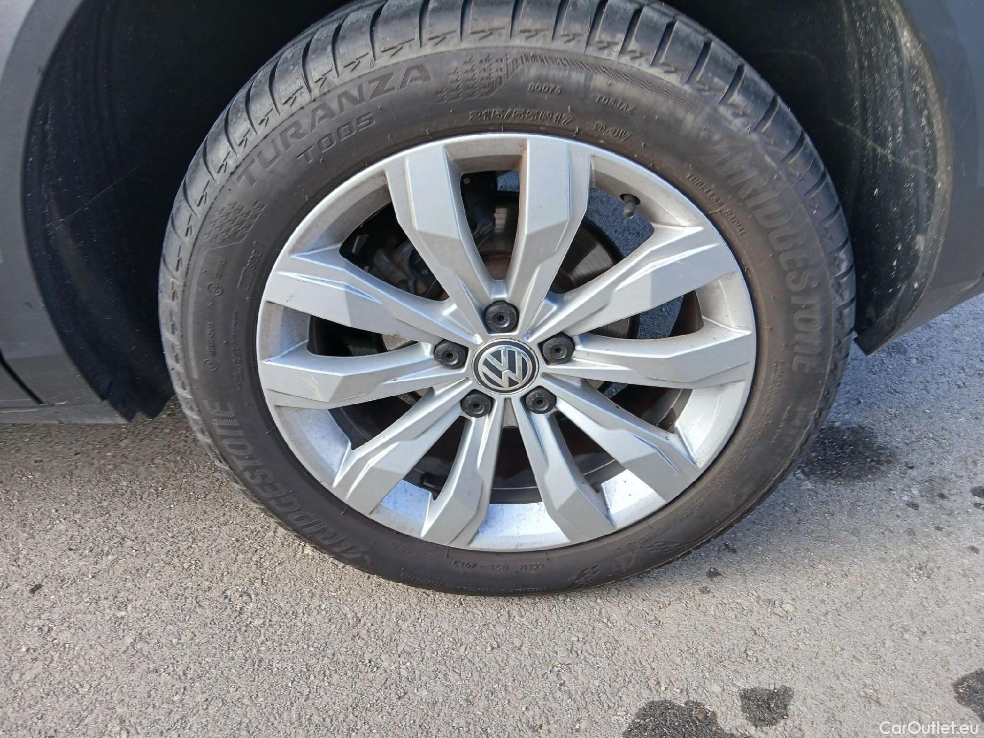  Volkswagen  T-ROC VOLKSWAGEN  / 2017 / 5P / todoterreno Advance 1.0 TSI 85kW (115CV) (CX) #19