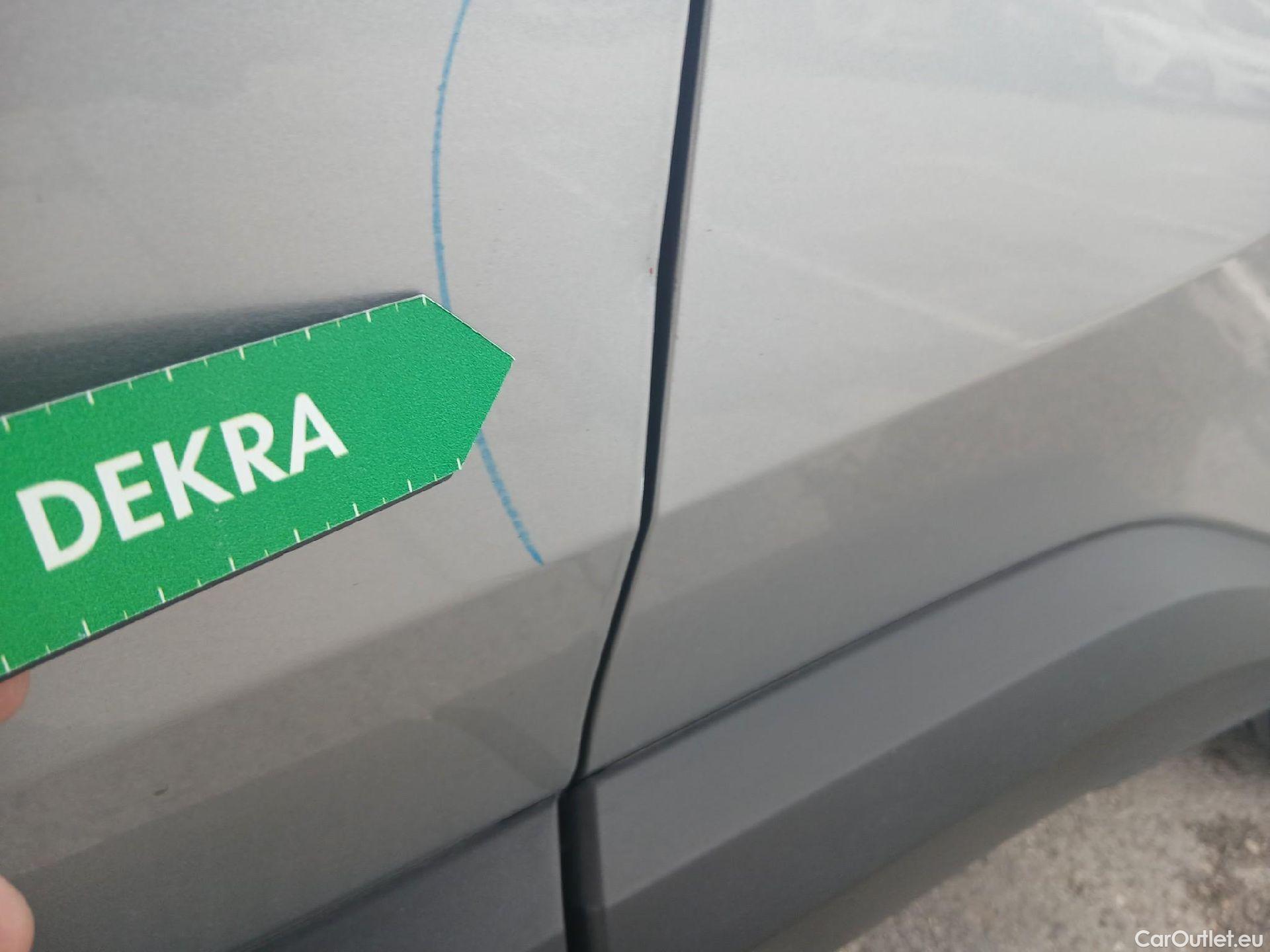  Toyota  C-HR TOYOTA  / 2019 / 5P / todoterreno 1.8 125H Active #10