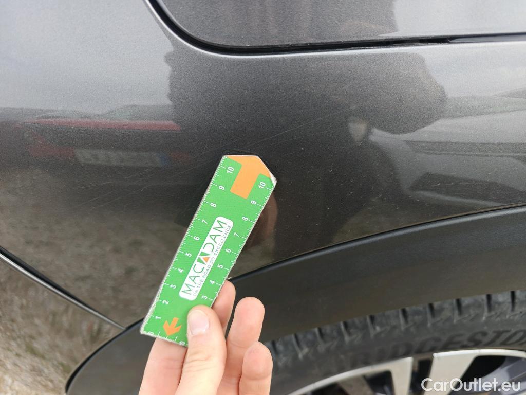  Peugeot  3008 PEUGEOT  Hybrid / 2020 / 5P / todoterreno 225 e-EAT8 Allure (AC2) #37