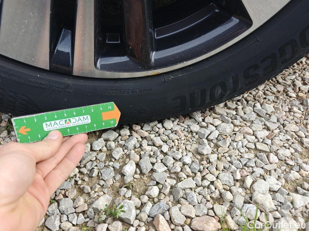  Peugeot  3008 PEUGEOT  Hybrid / 2020 / 5P / todoterreno 225 e-EAT8 Allure (AC2) #47