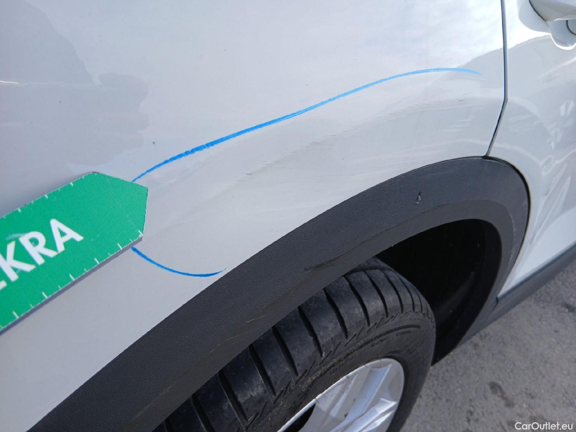  Volkswagen  T-ROC VOLKSWAGEN  / 2017 / 5P / todoterreno Advance 1.0 TSI 85kW (115CV) (CX) #33