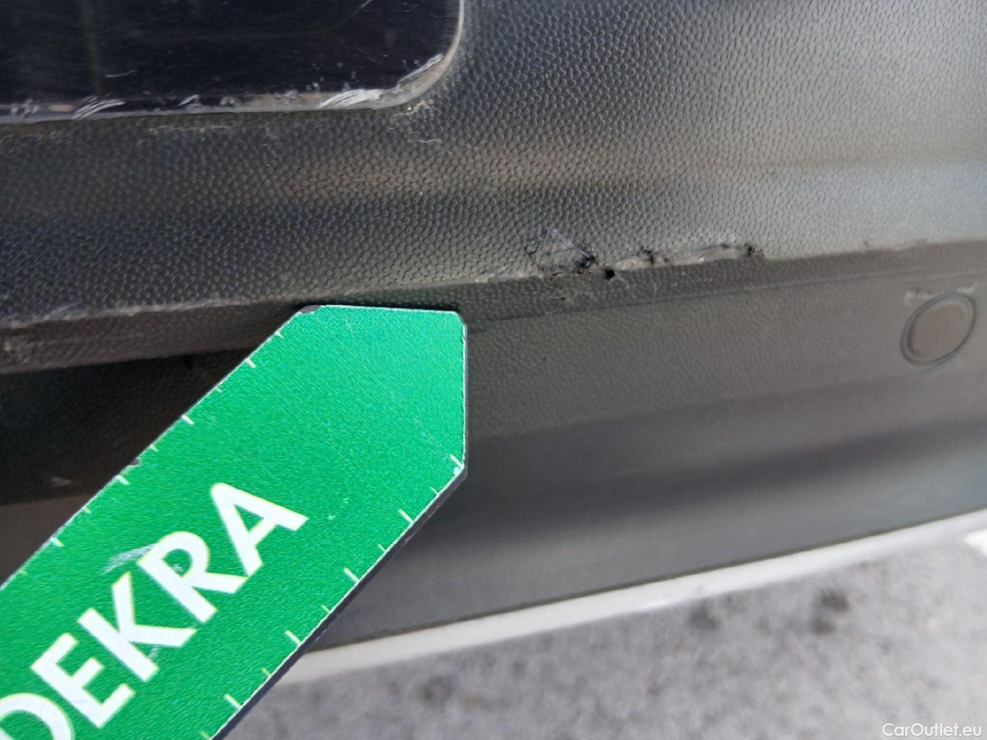  Volkswagen  T-ROC VOLKSWAGEN  / 2017 / 5P / todoterreno Advance 1.0 TSI 85kW (115CV) (CX) #23