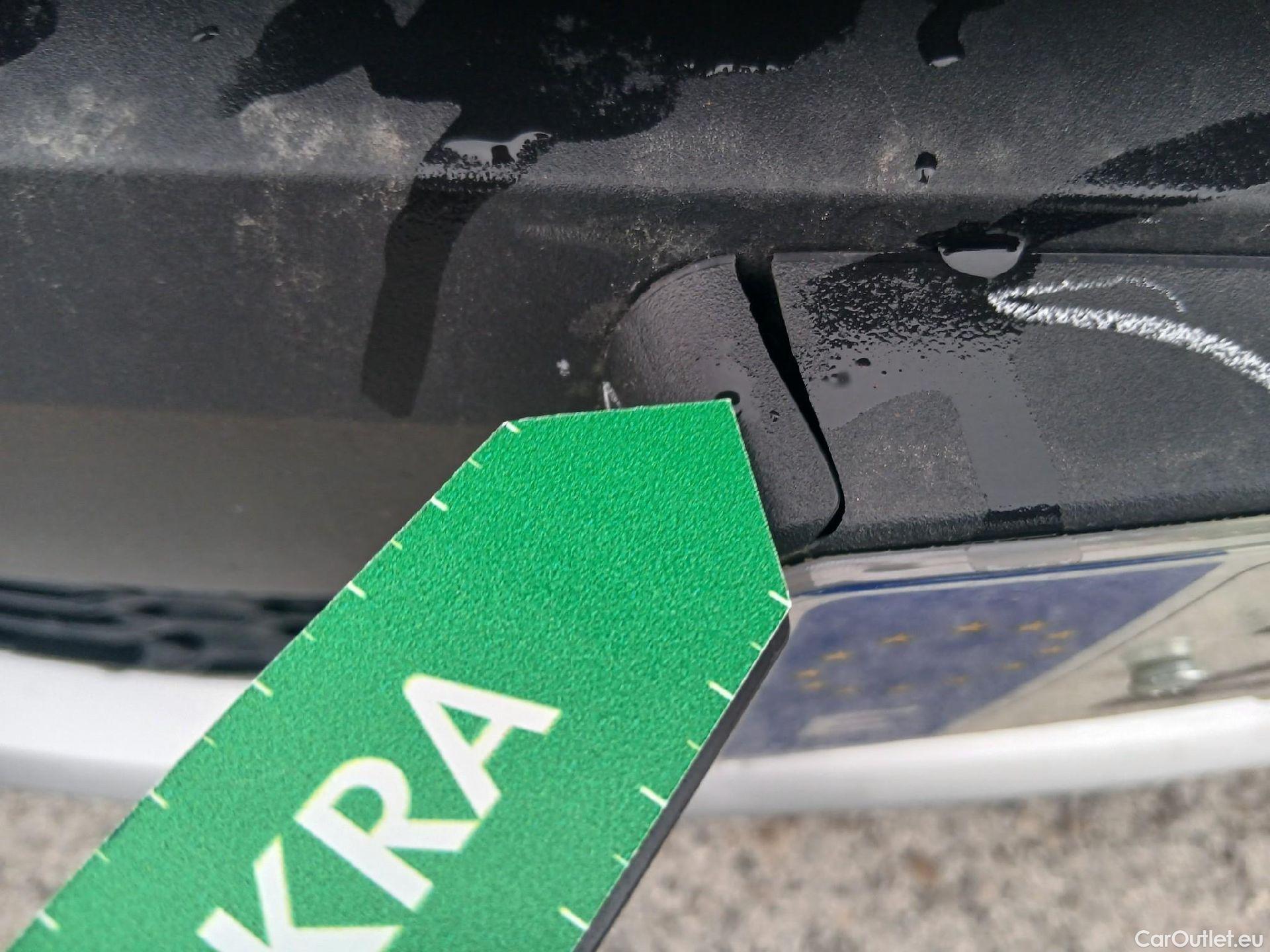  Toyota  C-HR TOYOTA  / 2019 / 5P / todoterreno 1.8 125H Active #7