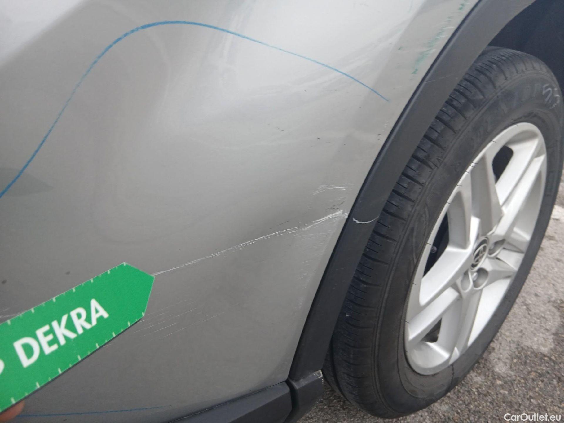  Toyota  C-HR TOYOTA  / 2019 / 5P / todoterreno 1.8 125H Active #12