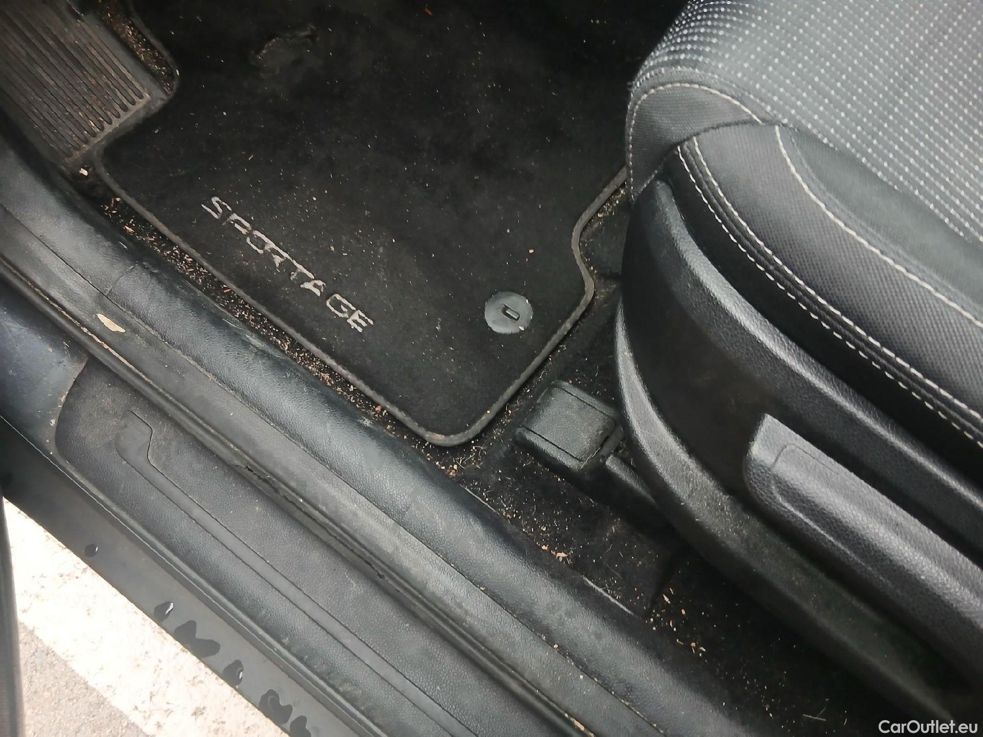  KIA  Sportage KIA  1.6MHEV Drive 100kW(136CV) 4x2(Crist Tintados)(CX) #3