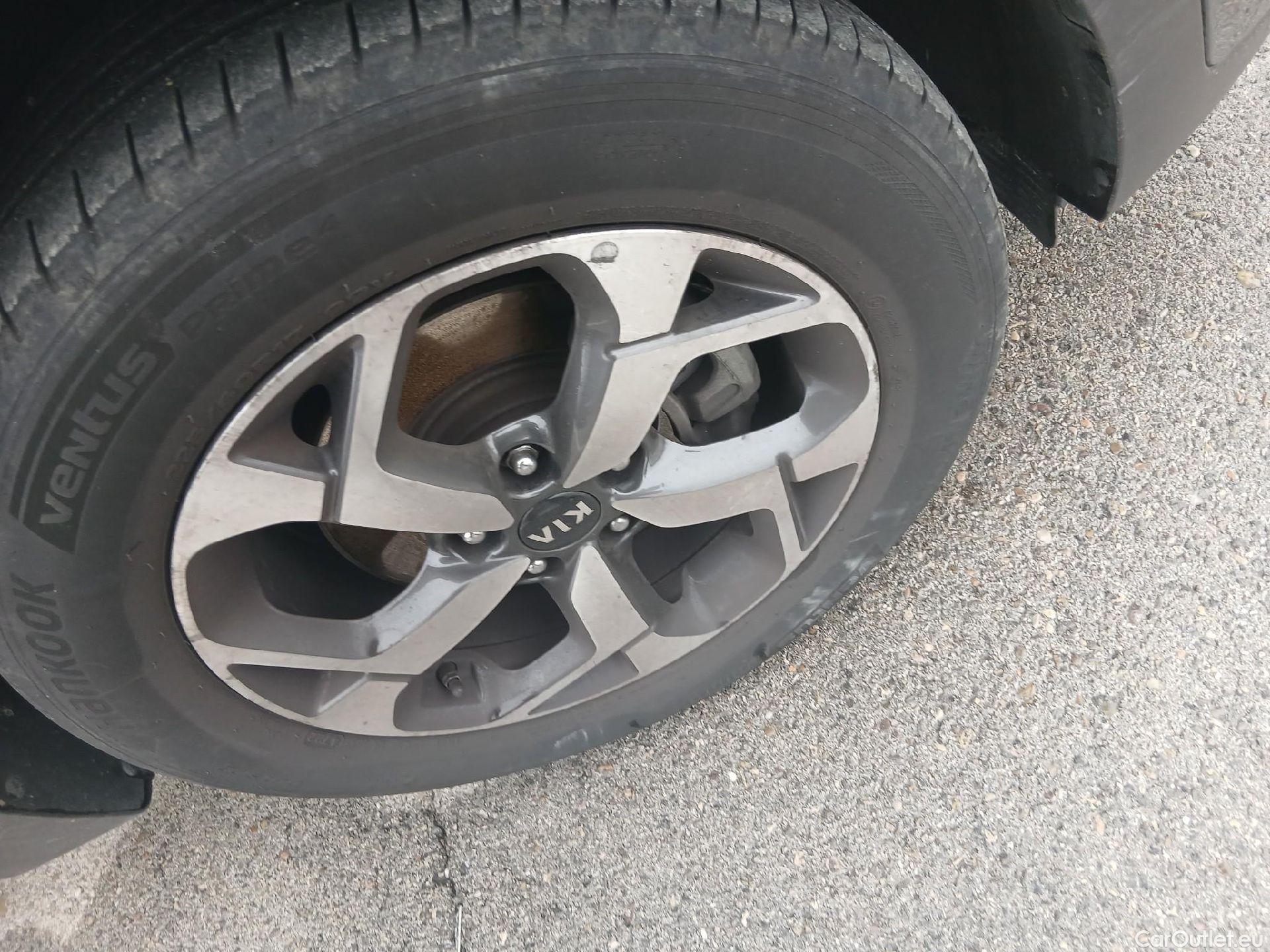  KIA  Sportage KIA  1.6MHEV Drive 100kW(136CV) 4x2(Crist Tintados)(CX) #25