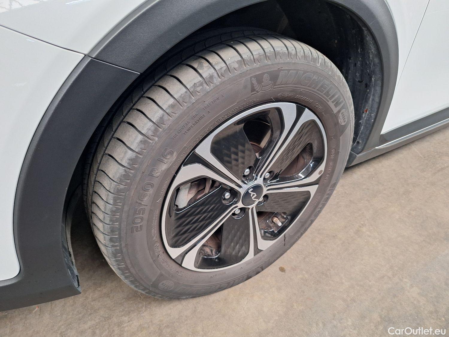  KIA  XCeed Kia,  FL'22 PHEV, KIA  1.6 GDi PHEV DCT Business Line 5d #8