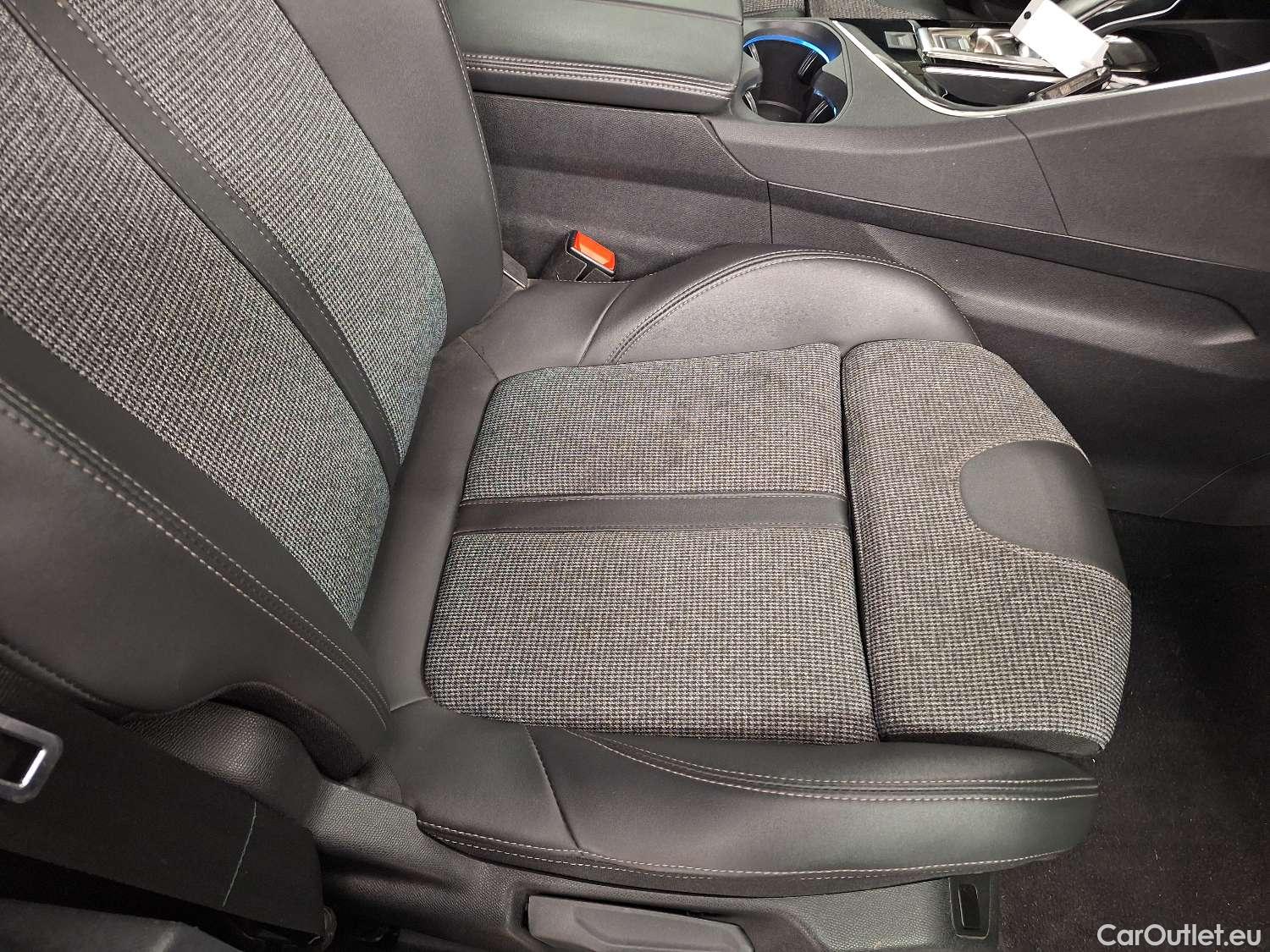  Peugeot  5008 Peugeot,  '16, Peugeot  1.5 BlueHDi 96kW S&S EAT8 Allure 5d #37