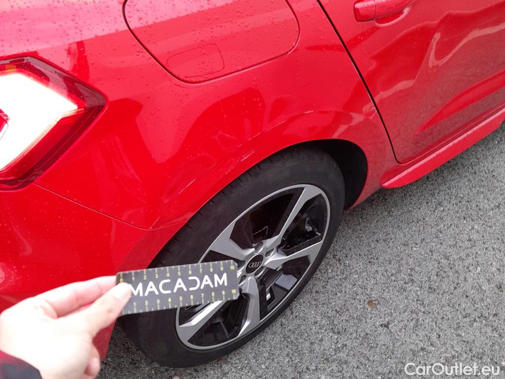  Audi  A1 Sportback AUDI A1 / 2018 / 5P / berlina con portón Sportback Adrenalin 30 TFSI 81kW S tron(SP) #1