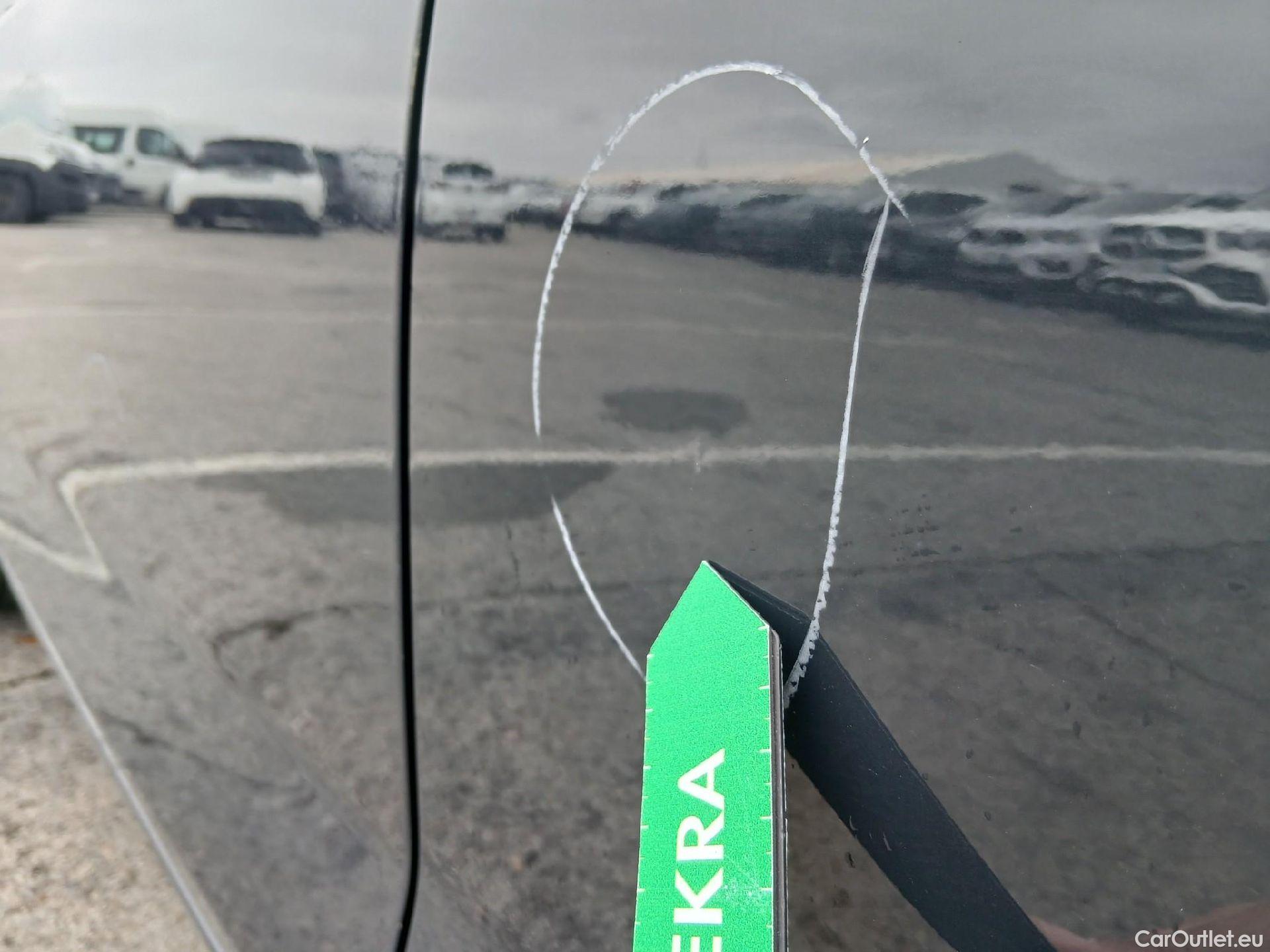  Hyundai  i20 HYUNDAI  / 2020 / 5P / berlina con portón 1.2 MPI SLX #22