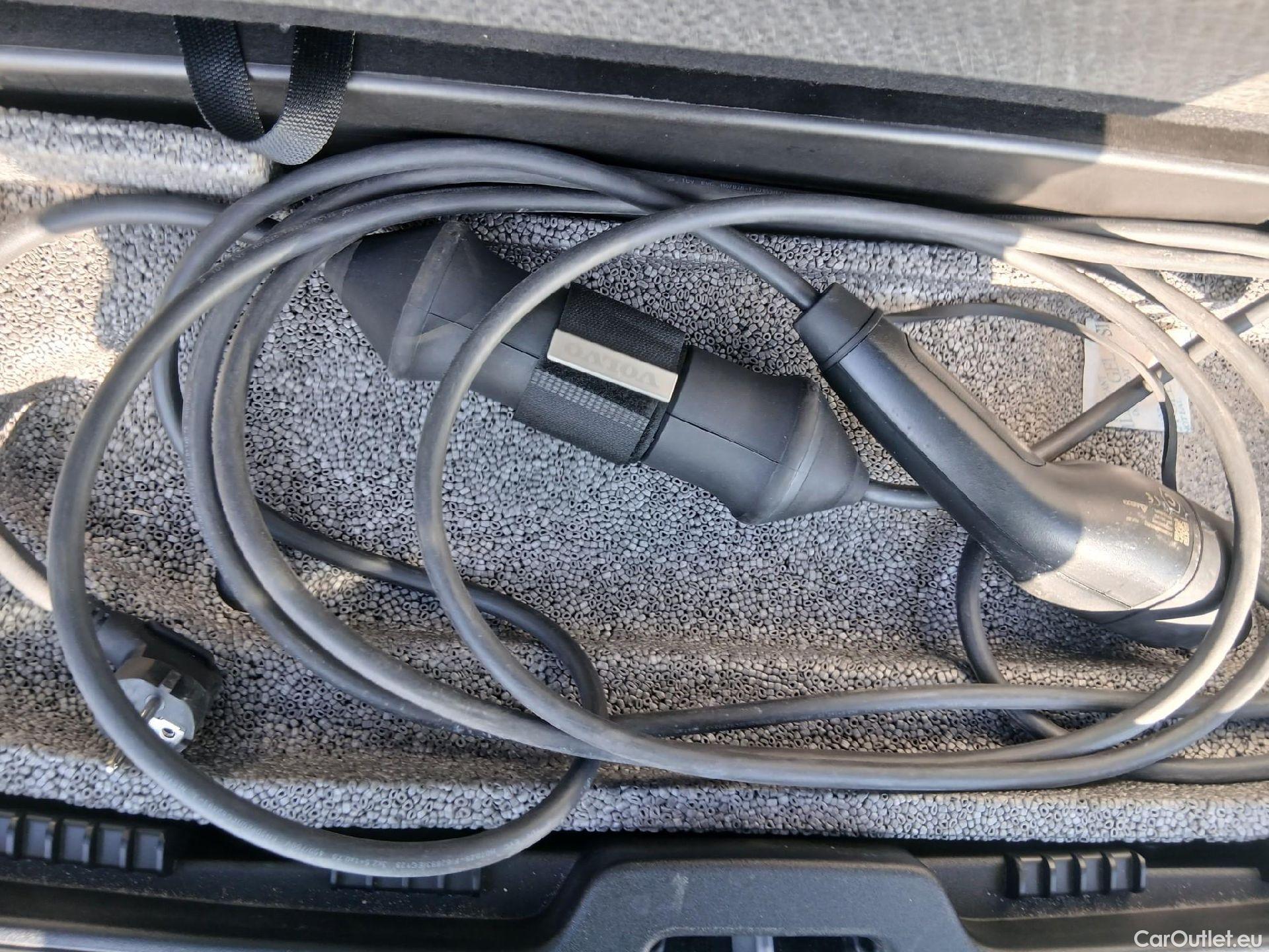  Volvo  XC60 VOLVO  / 2017 / 5P / todoterreno 2.0 T6 AWD Recharge Inscription Exp Auto #1