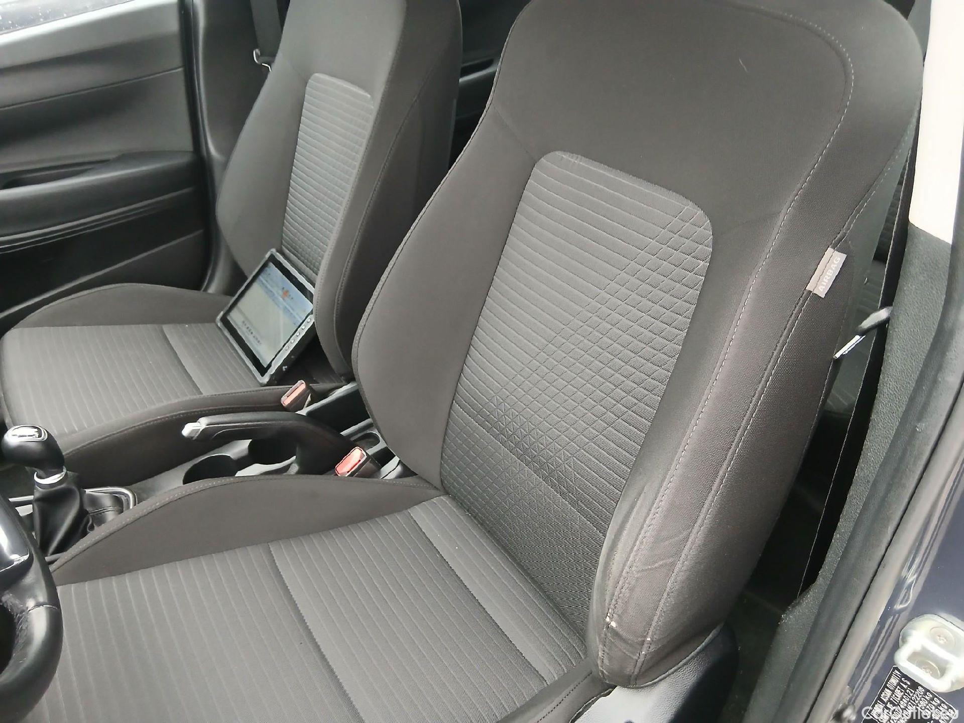  Hyundai  i20 HYUNDAI  / 2020 / 5P / berlina con portón 1.2 MPI SLX #18