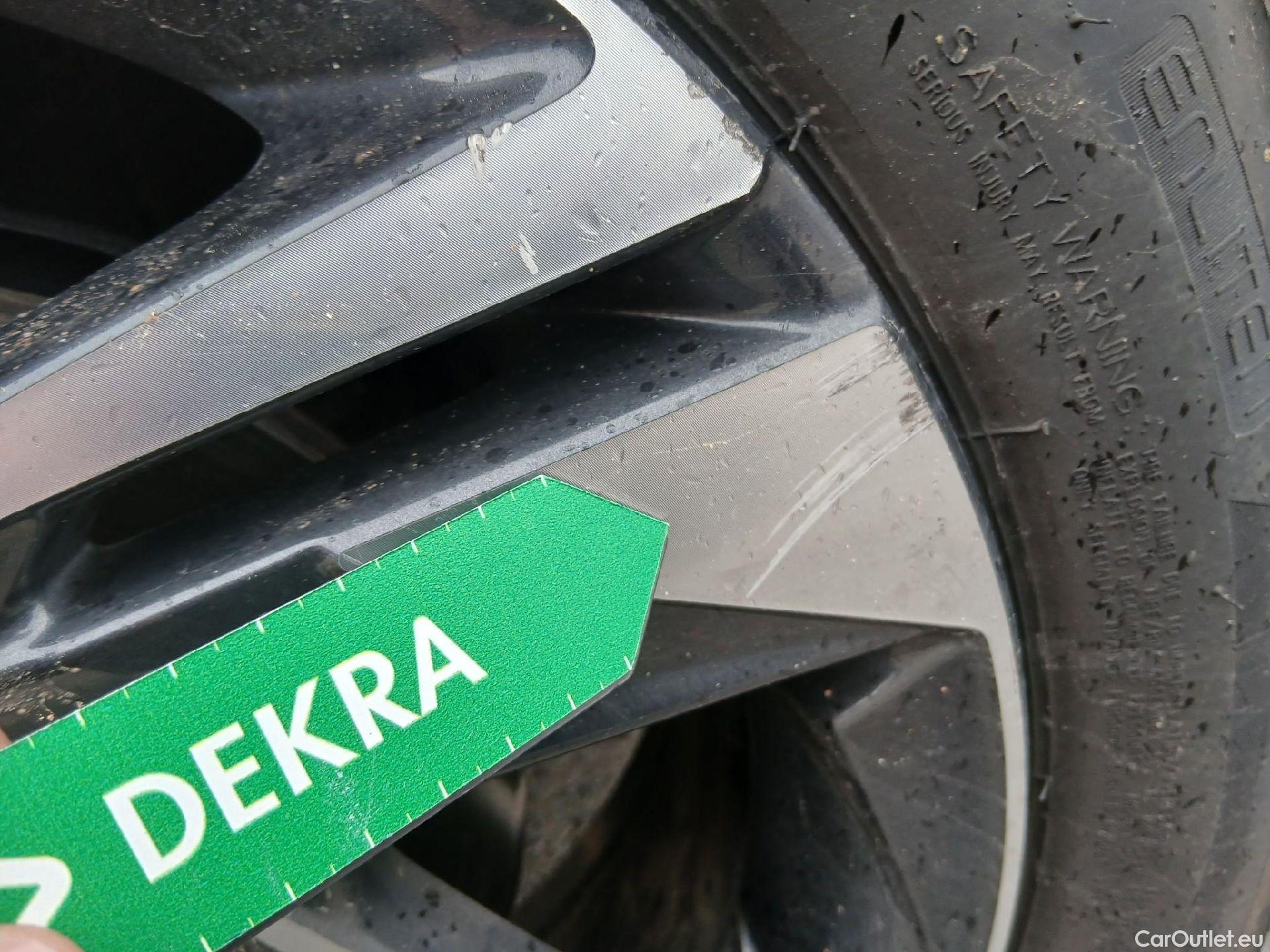  Hyundai  i20 HYUNDAI  / 2020 / 5P / berlina con portón 1.2 MPI SLX #10