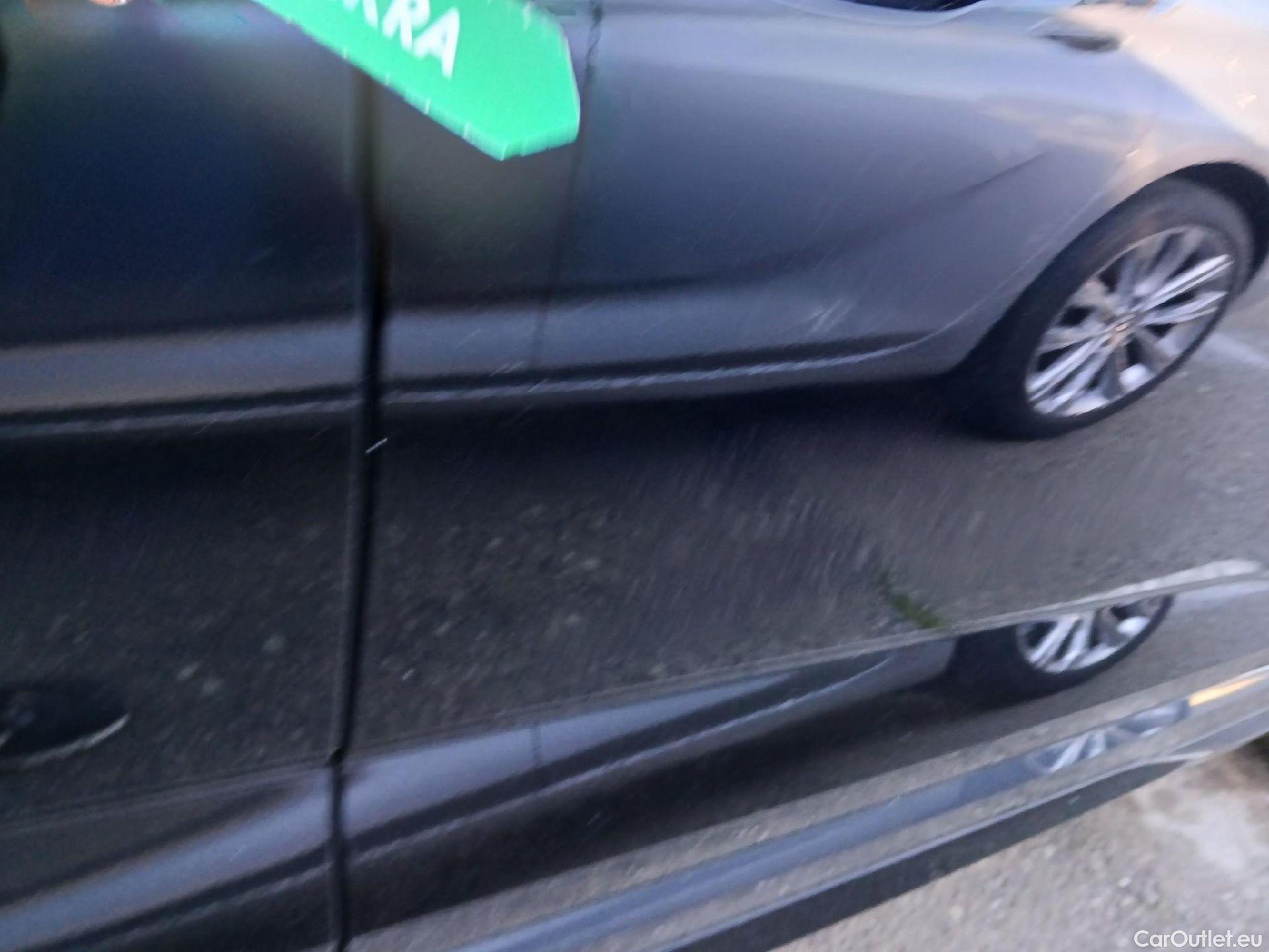  Audi  Q3 AUDI  Sportback / 2019 / 5P / todoterreno Black line 35 TDI 110kW (150CV) S tronic #38