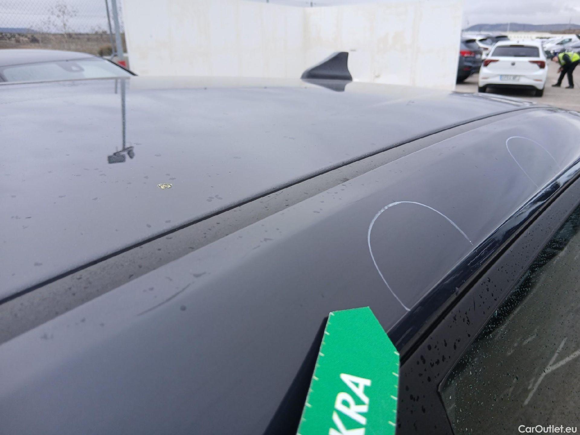  Hyundai  i20 HYUNDAI  / 2020 / 5P / berlina con portón 1.2 MPI SLX #23