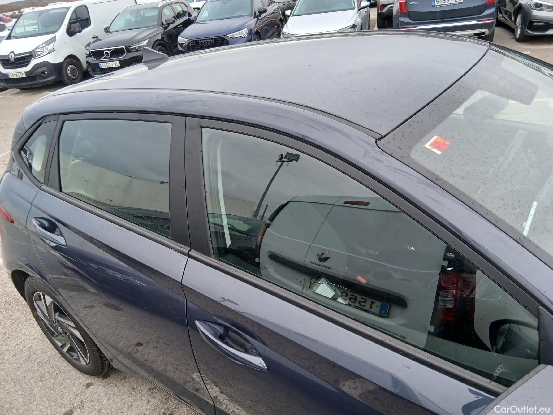  Hyundai  i20 HYUNDAI  / 2020 / 5P / berlina con portón 1.2 MPI SLX #25