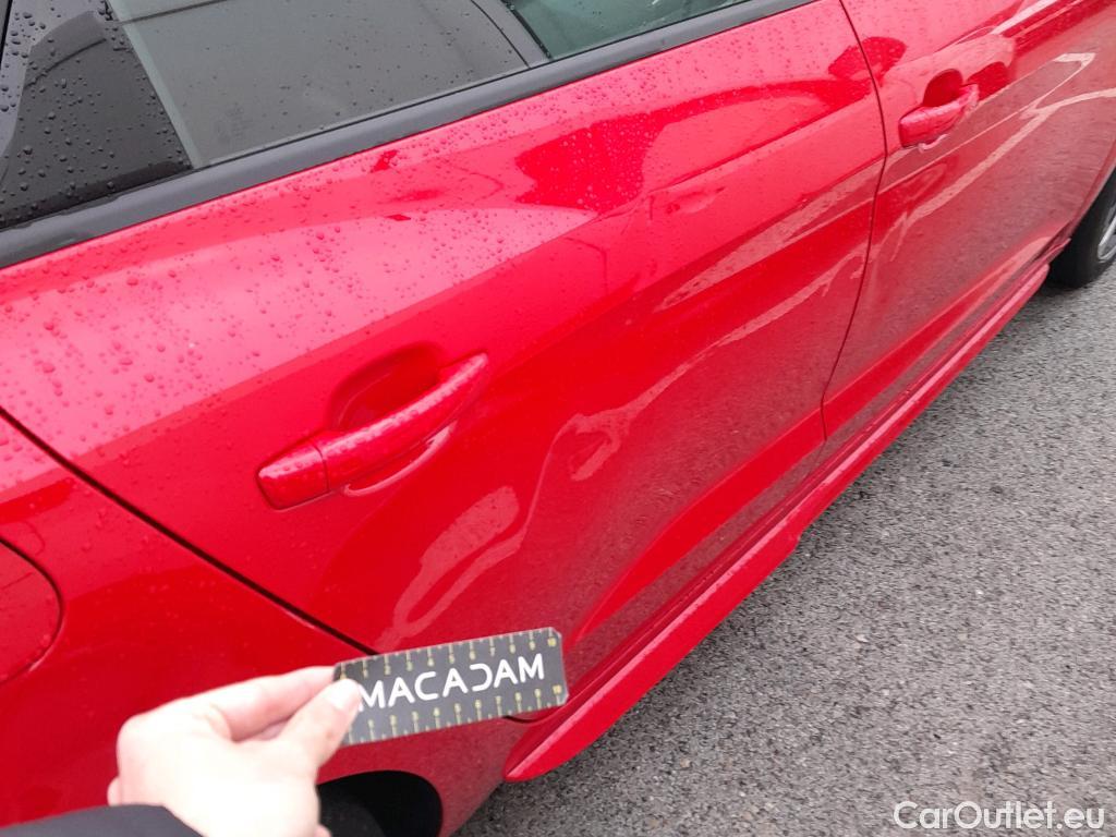  Audi  A1 Sportback AUDI A1 / 2018 / 5P / berlina con portón Sportback Adrenalin 30 TFSI 81kW S tron(SP) #3