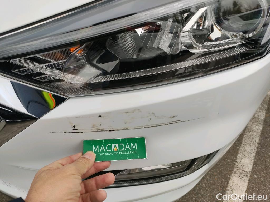  Hyundai  Tucson HYUNDAI  / 2018 / 5P / todoterreno 1.6 CRDI 85kW (116CV) 48V SLE 4X2(SP)(SL) #30