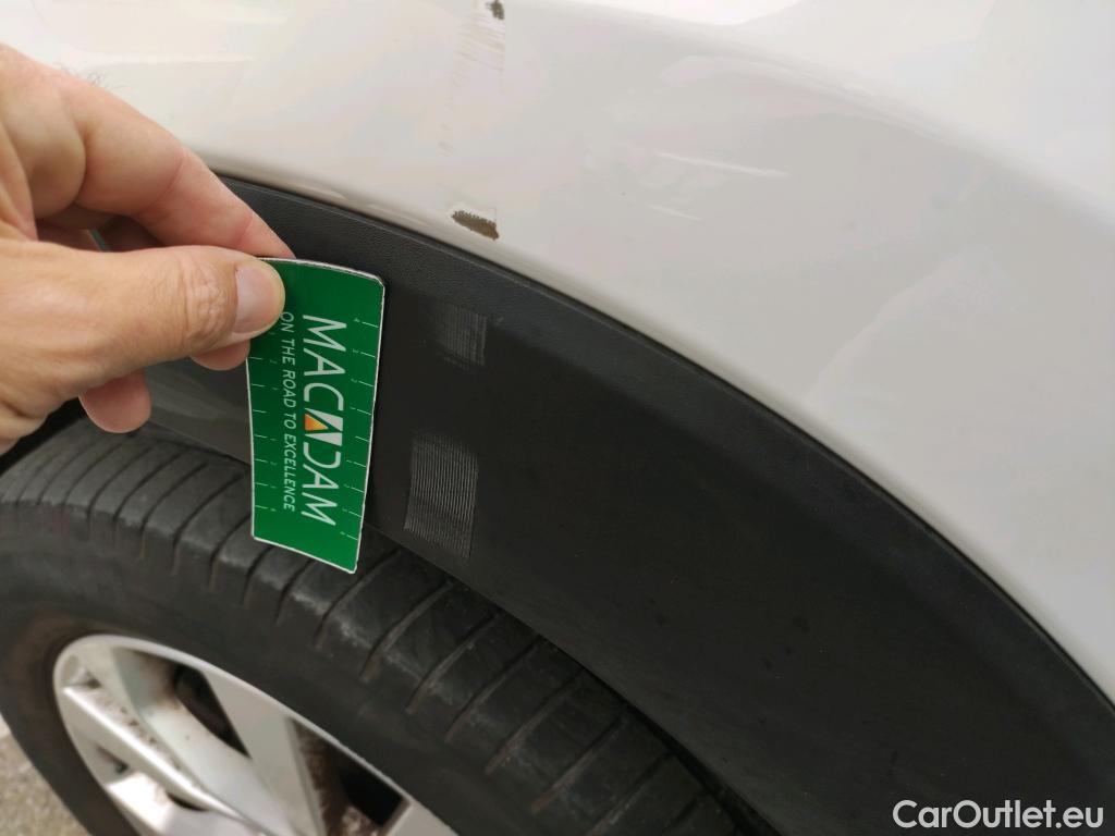  Hyundai  Tucson HYUNDAI  / 2018 / 5P / todoterreno 1.6 CRDI 85kW (116CV) 48V SLE 4X2(SP)(SL) #40