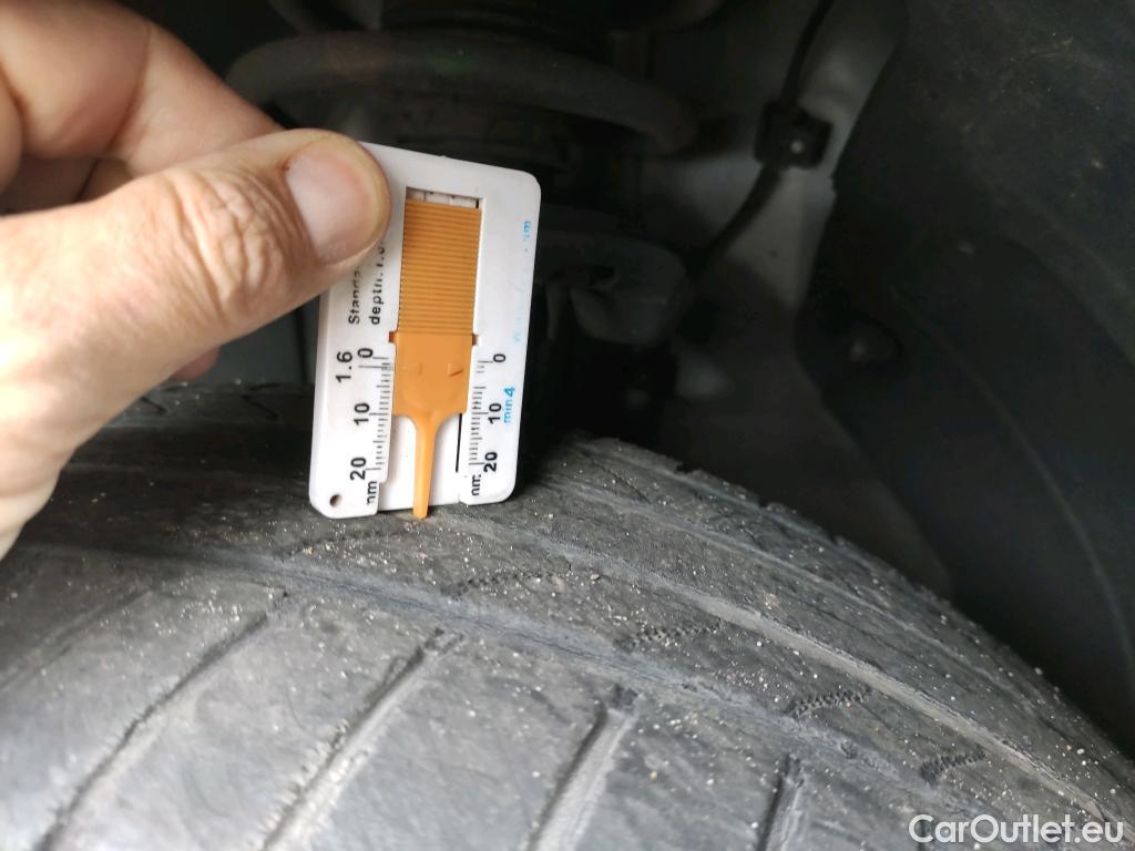  Hyundai  Tucson HYUNDAI  / 2018 / 5P / todoterreno 1.6 CRDI 85kW (116CV) 48V SLE 4X2(SP)(SL) #10